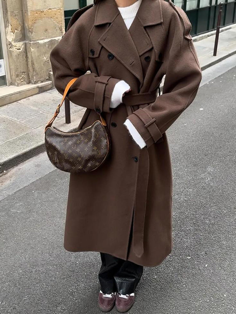 Annie Trenchcoat
